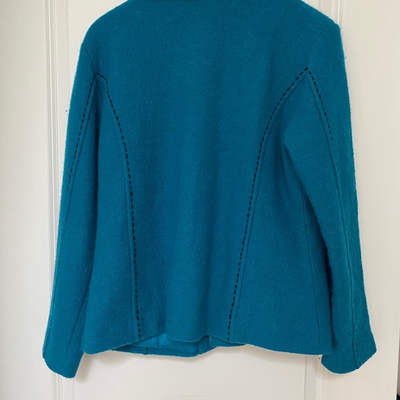 Blazer - Picture 3 of 3